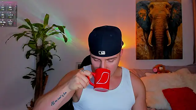 Snapshot of liam_oficial02 chatting on March 8, 4:45 am liam oficial02 online show from March 8, 4:45 am