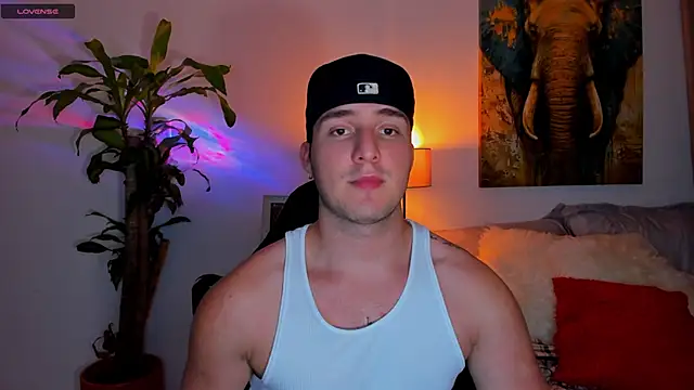 Snapshot of liam_oficial02 chatting on March 18, 2:25 am liam oficial02 online show from March 18, 2:25 am