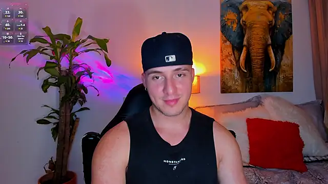 Snapshot of liam_oficial02 chatting on March 22, 9:13 am liam oficial02 online show from March 22, 9:13 am