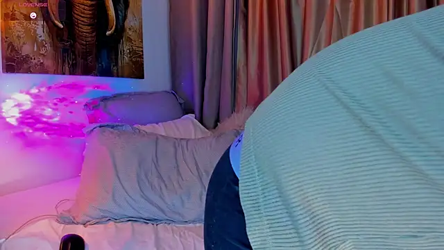 Snapshot of liam_oficial02 chatting on September 21, 12:56 am liam oficial02 online show from September 21, 12:56 am