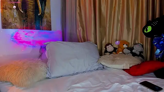 Snapshot of liam_oficial02 chatting on November 26, 1:17 am liam oficial02 online show from November 26, 1:17 am