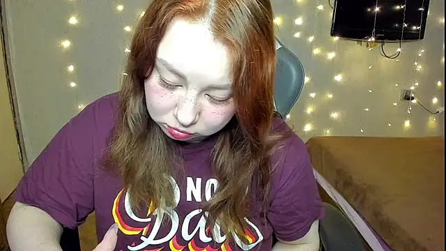 Snapshot of Milafoxxxy chatting on December 3, 4:03 am Milafoxxxy online show from December 3, 4:03 am