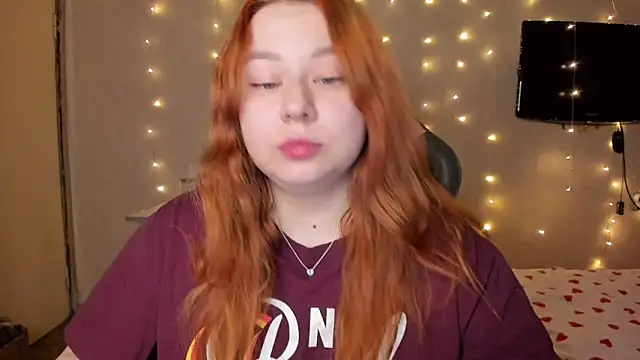 Snapshot of Milafoxxxy chatting on March 3, 10:49 am Milafoxxxy online show from March 3, 10:49 am