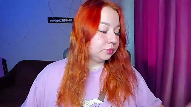 Snapshot of Milafoxxxy chatting on September 19, 8:16 am Milafoxxxy online show from September 19, 8:16 am