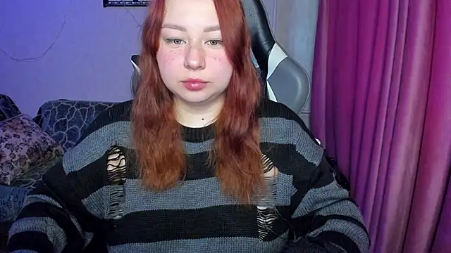 Snapshot of Milafoxxxy chatting on October 1, 5:13 am Milafoxxxy online show from October 1, 5:13 am