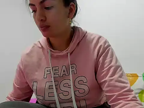 SamanthaBeke online show from April 25, 3:53 am