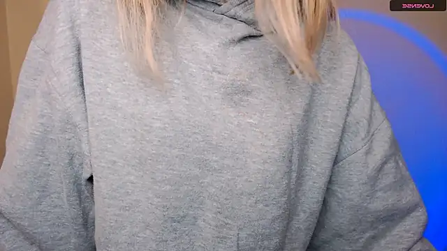 AmandaSell online show from April 10, 7:02 am