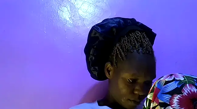 Snapshot of Cute_tamara chatting on December 5, 1:03 am Cute tamara online show from December 5, 1:03 am