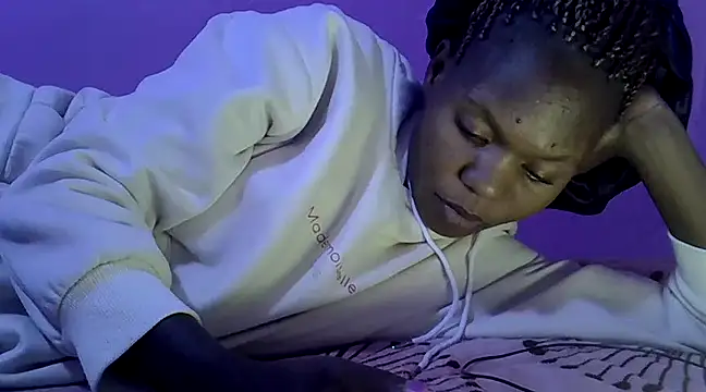 Snapshot of Cute_tamara chatting on December 8, 5:01 pm Cute tamara online show from December 8, 5:01 pm