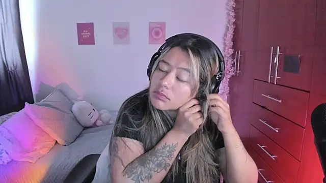 StephaniFox online show from September 21, 9:16 pm