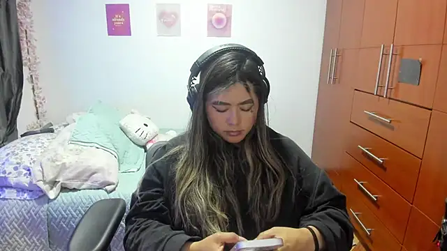 StephaniFox online show from October 20, 4:13 am