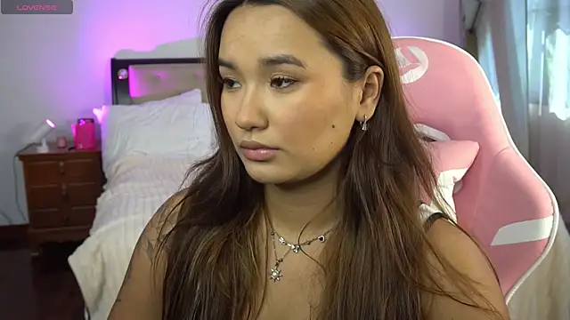 Snapshot of immahawaii chatting on November 16, 3:23 am immahawaii online show from November 16, 3:23 am