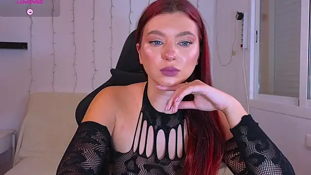 Snapshot of Karinchik_ chatting on December 14, 11:01 pm Karinchik  online show from December 14, 11:01 pm