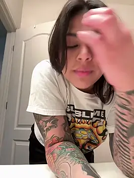 Snapshot of miacanela_xo chatting on February 10, 3:35 am miacanela xo online show from February 10, 3:35 am