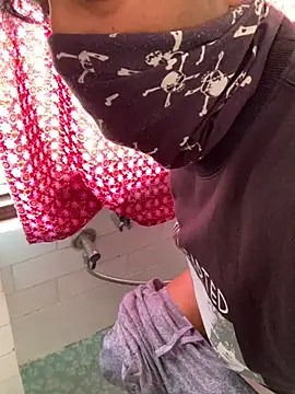 Snapshot of SweetFatBoy chatting on January 12, 6:17 am SweetFatBoy online show from January 12, 6:17 am