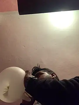 Snapshot of SweetFatBoy chatting on March 11, 4:29 pm SweetFatBoy online show from March 11, 4:29 pm