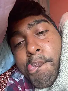 Snapshot of SweetFatBoy chatting on November 23, 2:33 am SweetFatBoy online show from November 23, 2:33 am