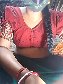 Snapshot of HotSexyBoudi chatting on December 14, 8:41 am HotSexyBoudi online show from December 14, 8:41 am