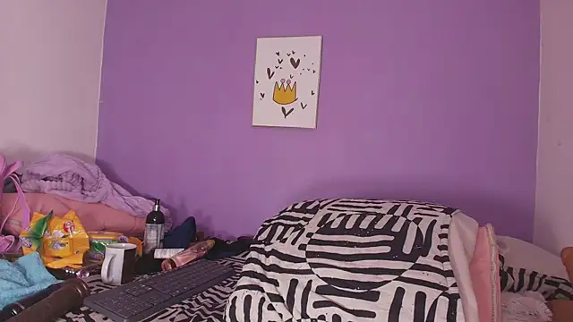 Snapshot of vale_ross_ chatting on January 28, 6:05 am vale ross online show from January 28, 6:05 am