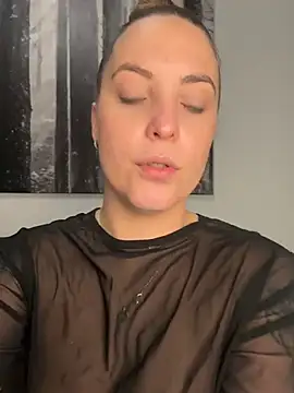 Snapshot of LiliMorganxxx chatting on March 23, 10:47 pm LiliMorganxxx online show from March 23, 10:47 pm