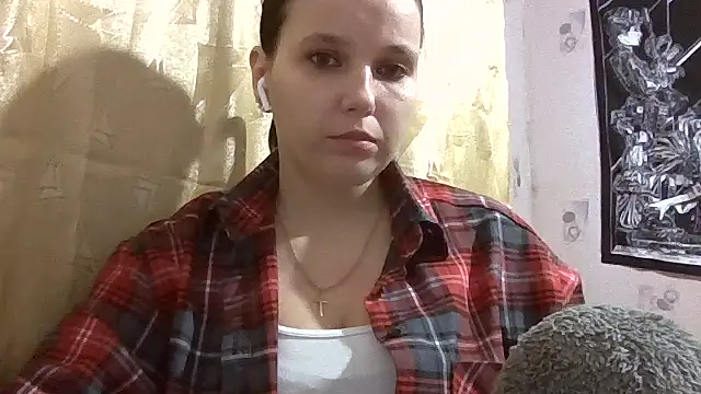 JeorginaJ online show from December 9, 1:45 pm