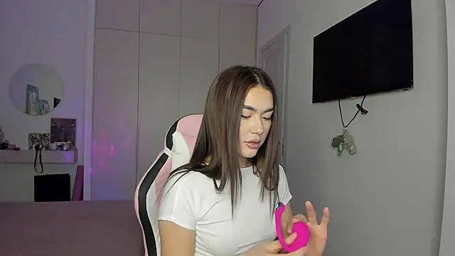 Snapshot of Shineel chatting on December 16, 2:49 am Shineel online show from December 16, 2:49 am