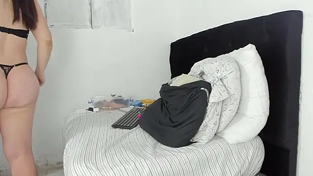 lana whitee online show from February 7, 11:24 pm