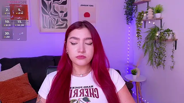 ViolettCastel online show from April 14, 7:31 pm