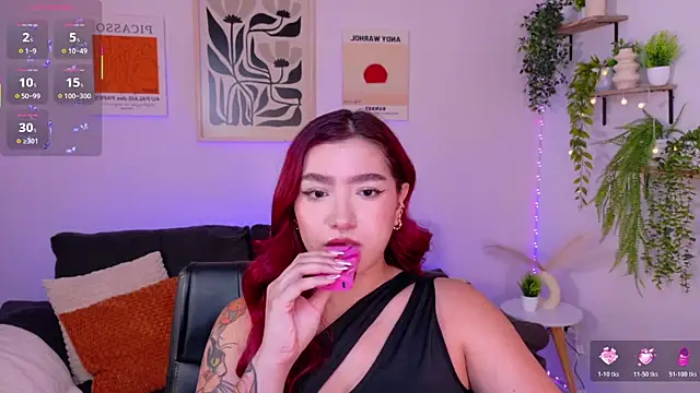 ViolettCastel online show from April 20, 7:15 pm