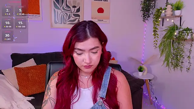 ViolettCastel online show from April 21, 10:56 pm