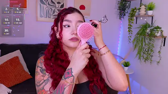 Snapshot of ViolettCastel chatting on May 8, 8:36 pm ViolettCastel online show from May 8, 8:36 pm