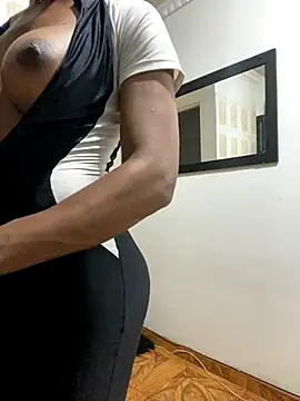 Snapshot of sweetsarabig22cm chatting on September 9, 2:22 am sweetsarabig22cm online show from September 9, 2:22 am