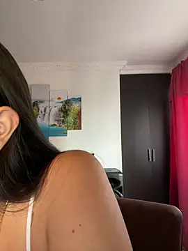 Kimmymadison- online show from March 17, 9:40 pm