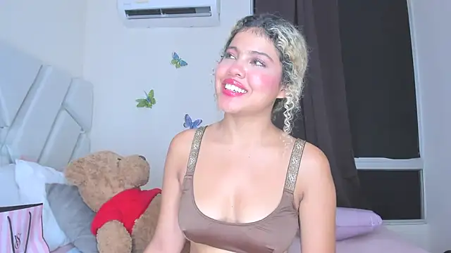 sofiacastillo01 online show from April 21, 2:51 am