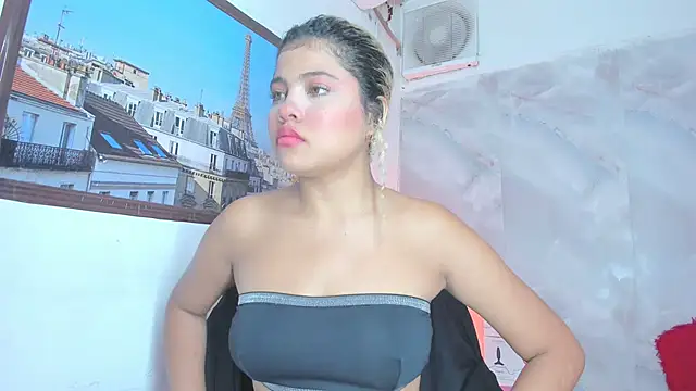 Snapshot of sofiacastillo01 chatting on May 28, 1:41 pm sofiacastillo01 online show from May 28, 1:41 pm