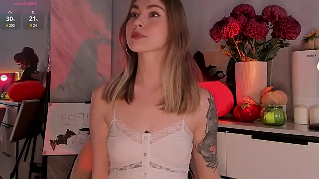 LoveGameSexx online show from October 31, 9:21 am