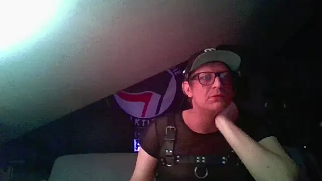 Bigthroaterboy online show from December 2, 8:55 pm