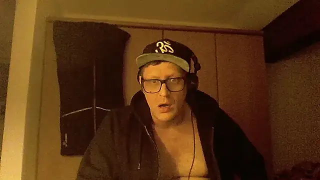 Bigthroaterboy online show from December 11, 8:18 pm