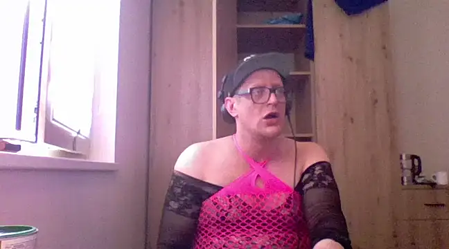 Bigthroaterboy online show from March 1, 8:13 am