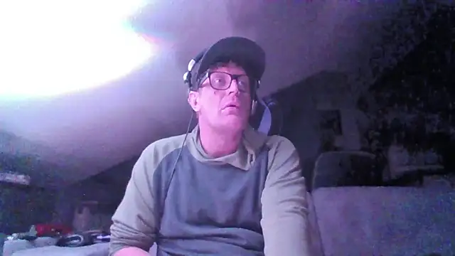 Bigthroaterboy online show from October 27, 5:11 am