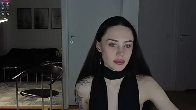 Sara Tranquil online show from October 30, 9:15 pm