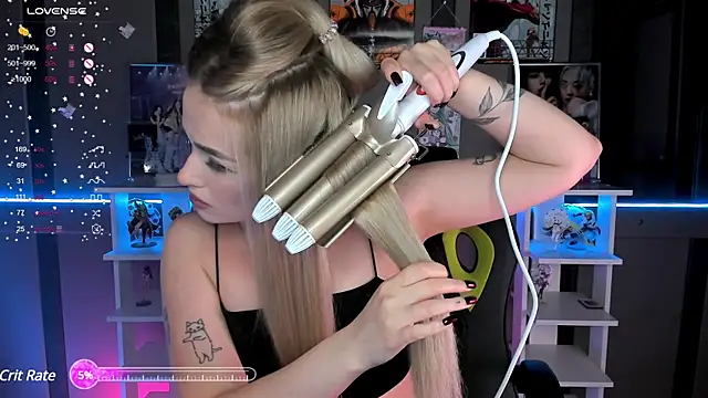 Snapshot of Ellen_Soft chatting on January 19, 6:21 pm Ellen Soft online show from January 19, 6:21 pm