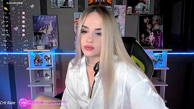 Snapshot of Ellen_Soft chatting on March 9, 9:35 am Ellen Soft online show from March 9, 9:35 am