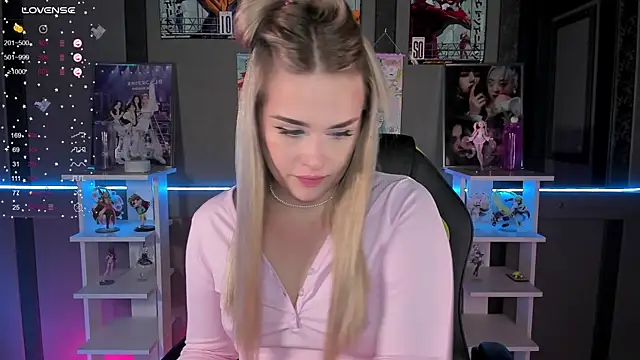 Snapshot of Ellen_Soft chatting on September 22, 5:15 pm Ellen Soft online show from September 22, 5:15 pm