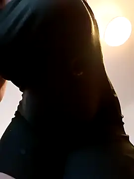 Snapshot of Women-pleasures chatting on December 7, 9:06 am Women-pleasures online show from December 7, 9:06 am