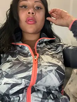 HaileyDiana online show from April 21, 5:39 pm