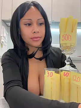 HaileyDiana online show from April 23, 4:20 pm