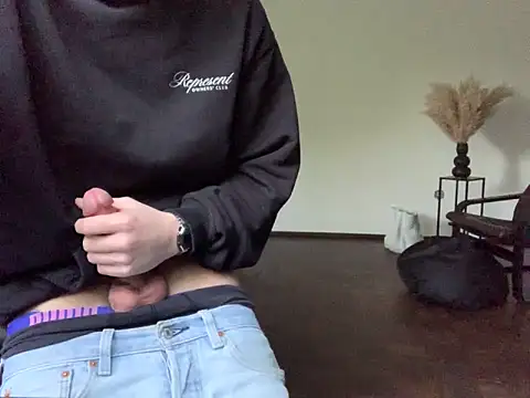 Snapshot of KendrickJiz chatting on October 21, 3:46 pm KendrickJiz online show from October 21, 3:46 pm