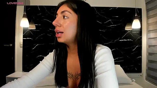 ANTONELLA  ROUSE  online show from March 15, 3:29 am