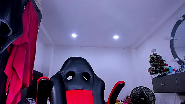 kerlysmith 24 online show from January 3, 7:29 pm